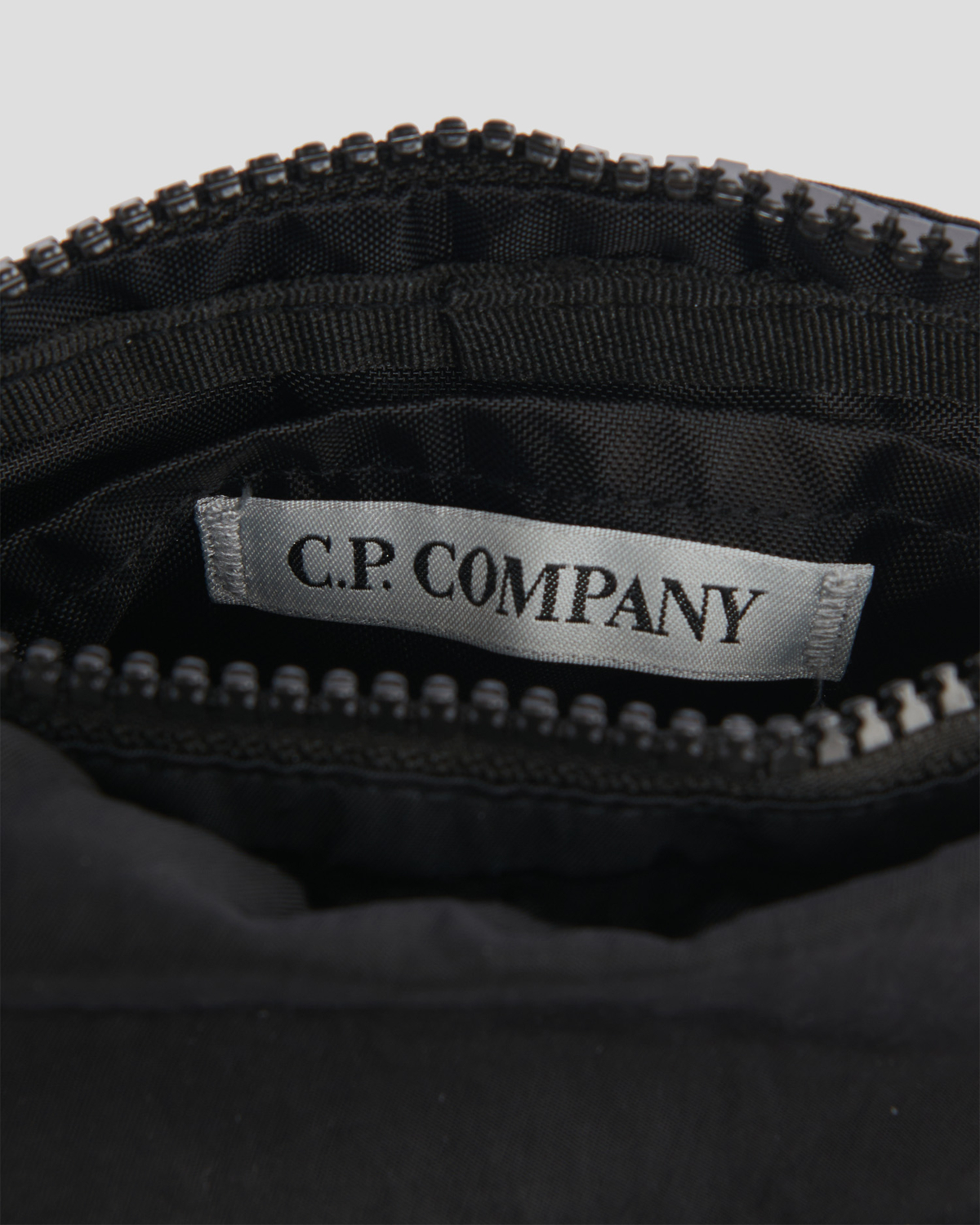 Cp Company Tas 15cmac075a Zwart