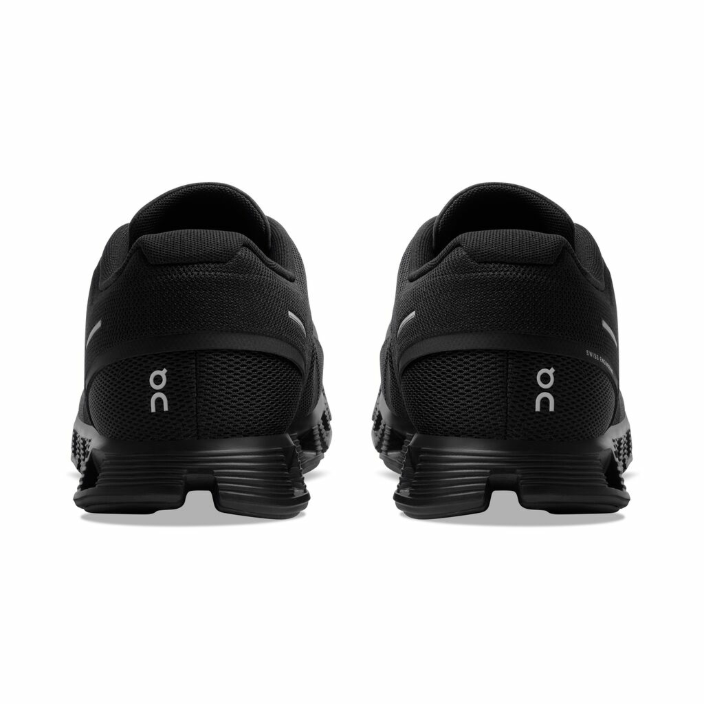 On Running Schoenen Cloud 5 All Black