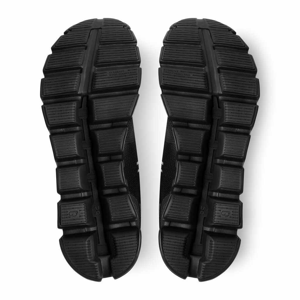 On Running Schoenen Cloud 5 All Black