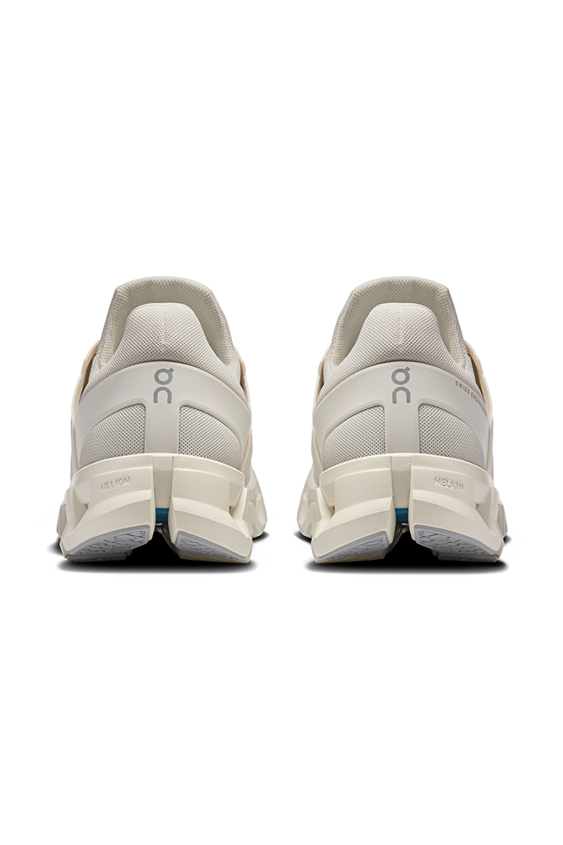 On Running Schoenen Cloudswift 4 Ad Off White