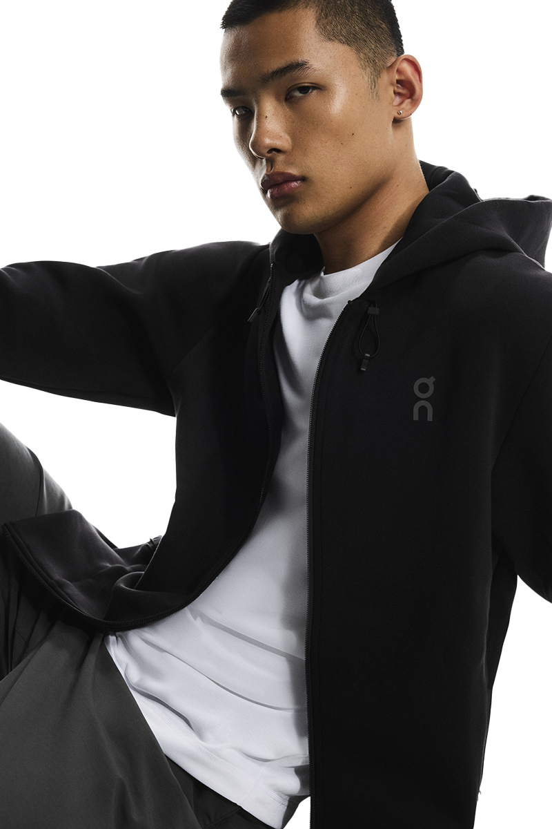 On Running Jogging Top Focus Tech Zip Hoodie Zwart