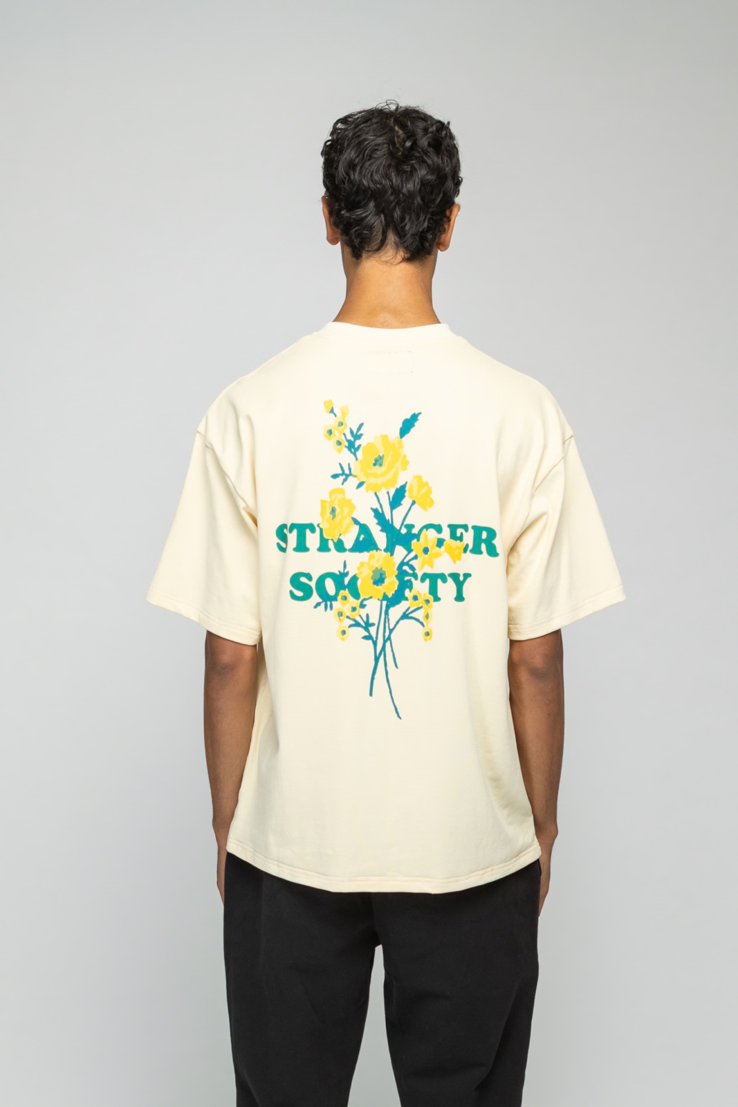 Stranger Society T-shirt Bold Bouquet T-shirt Beige