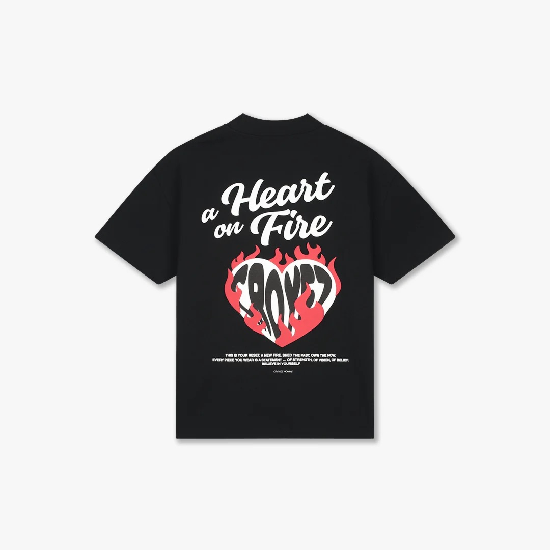 Croyez T-shirt Heart On Fire T-shirt Zwart