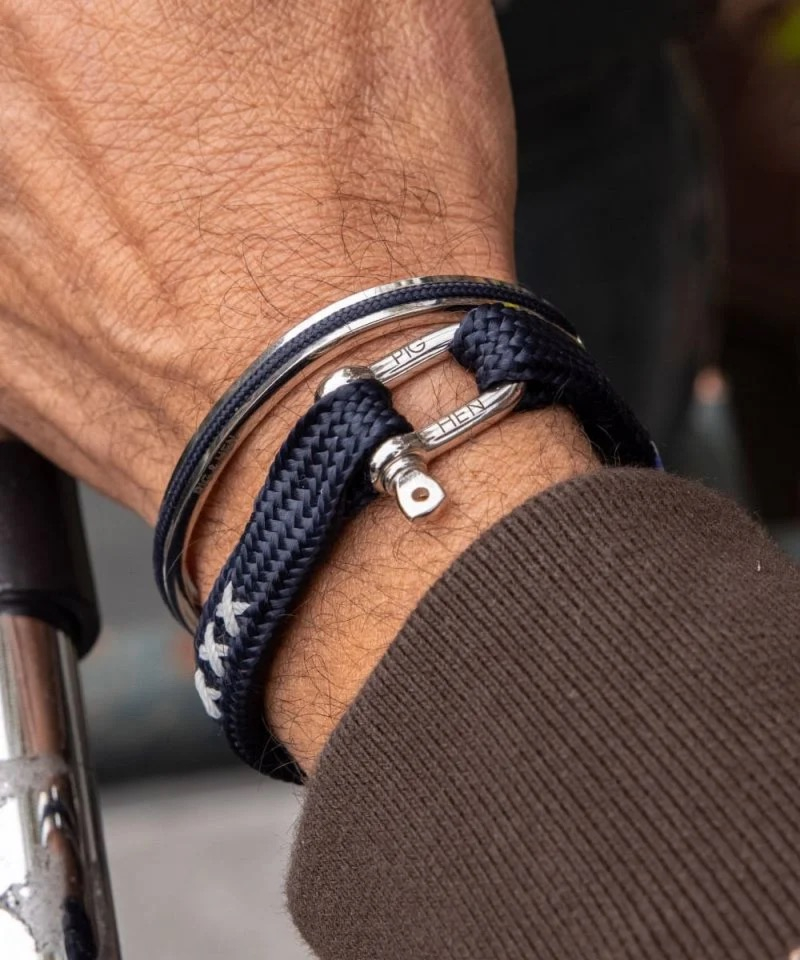 Pig And Hen Armband Simon Sharp Xxx D-blauw