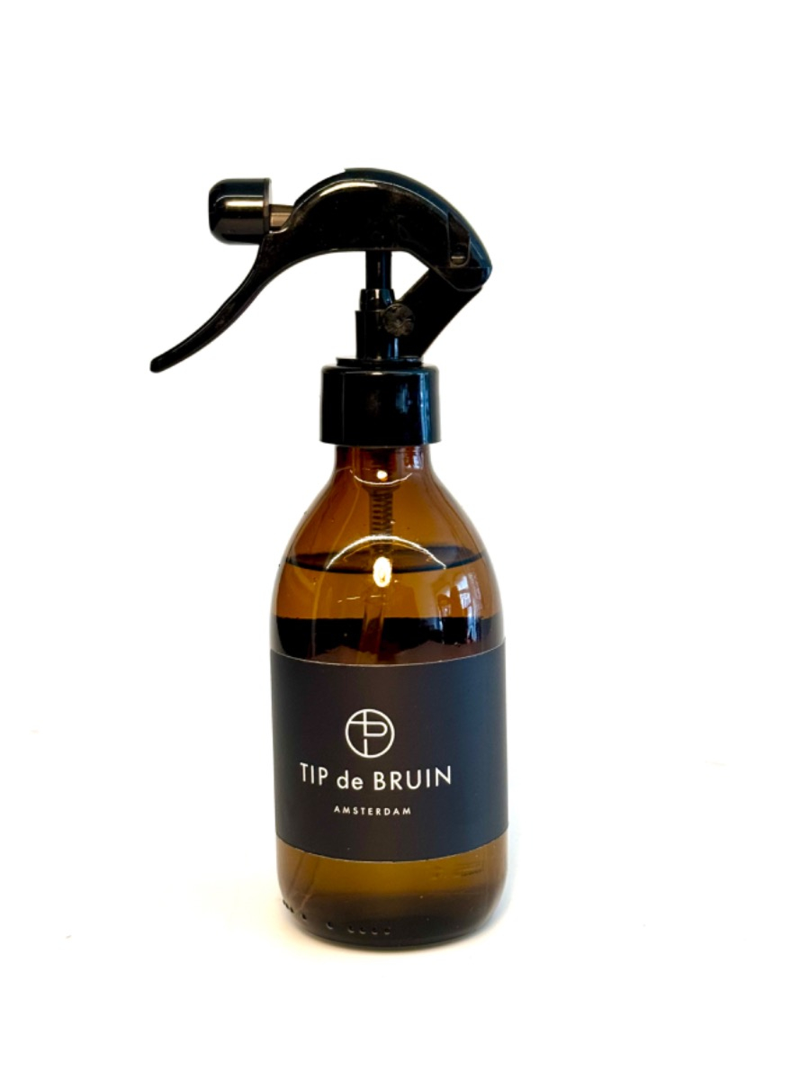 Tip De Bruin Interieur Roomspray Dark Oudh  N.v.t