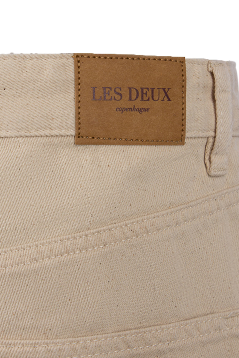 LES DEUX JEANS