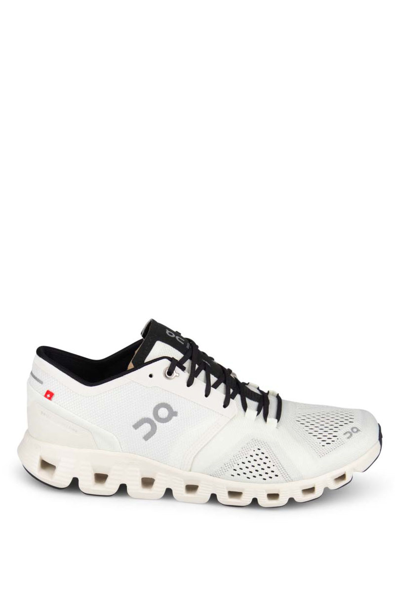 On Running Schoenen Cloud X Wit