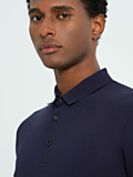 dadano-polo-donkerblauw-close-up