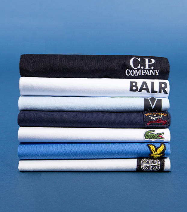 T-shirts gestapeld bij Tip de Bruin Amsterdam